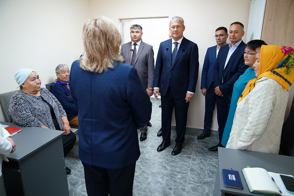 Радий Хабиров посетил Центр поддержки участников СВО в Баймаке