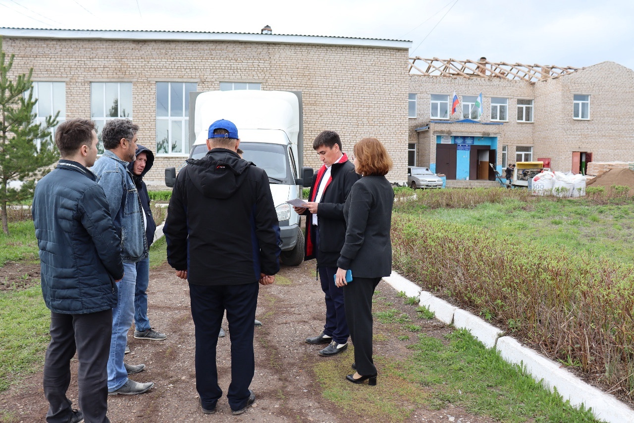 В Шаранском районе стартовал капитальный ремонт школ.