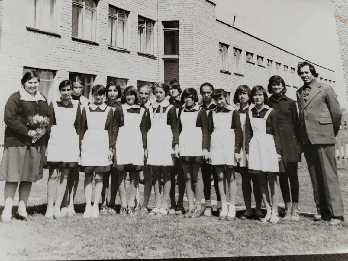 Посвятила себя высокому призванию учителя