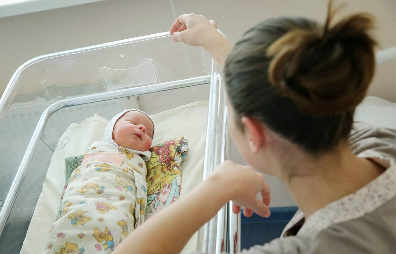 Работодатель сможет выплачивать сотрудникам при рождении ребёнка до 1 млн рублей