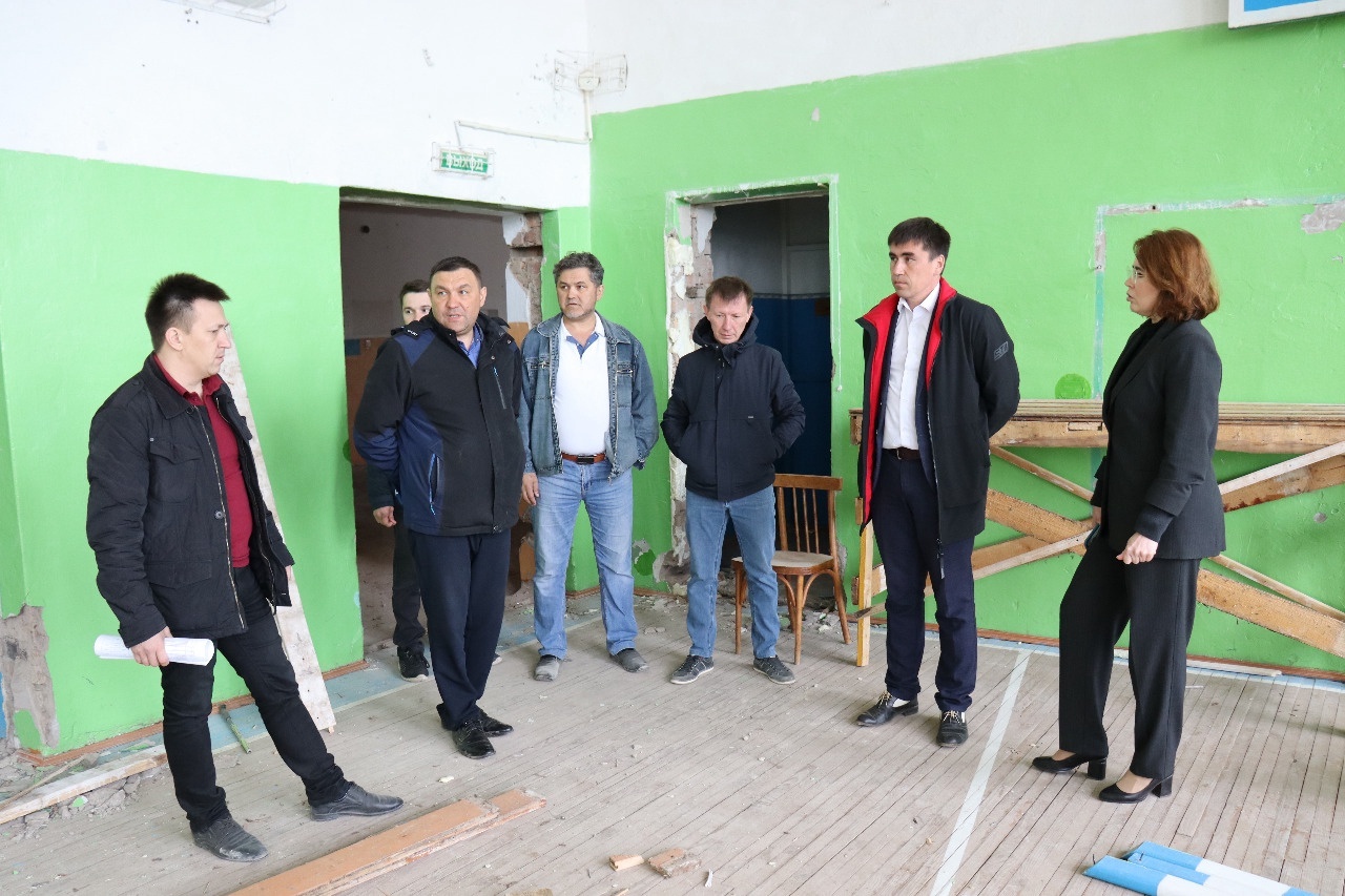 В Шаранском районе стартовал капитальный ремонт школ.