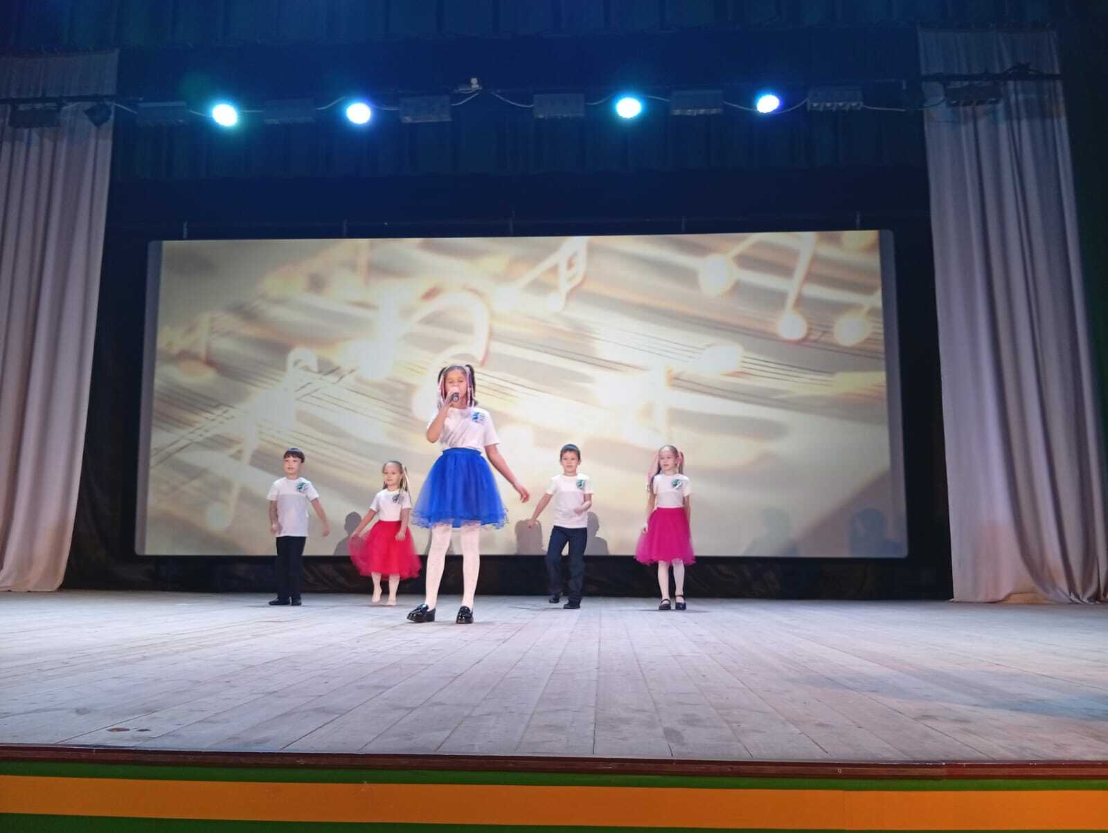 «Шаран тургае»: звонкие голоса, национальные мелодии