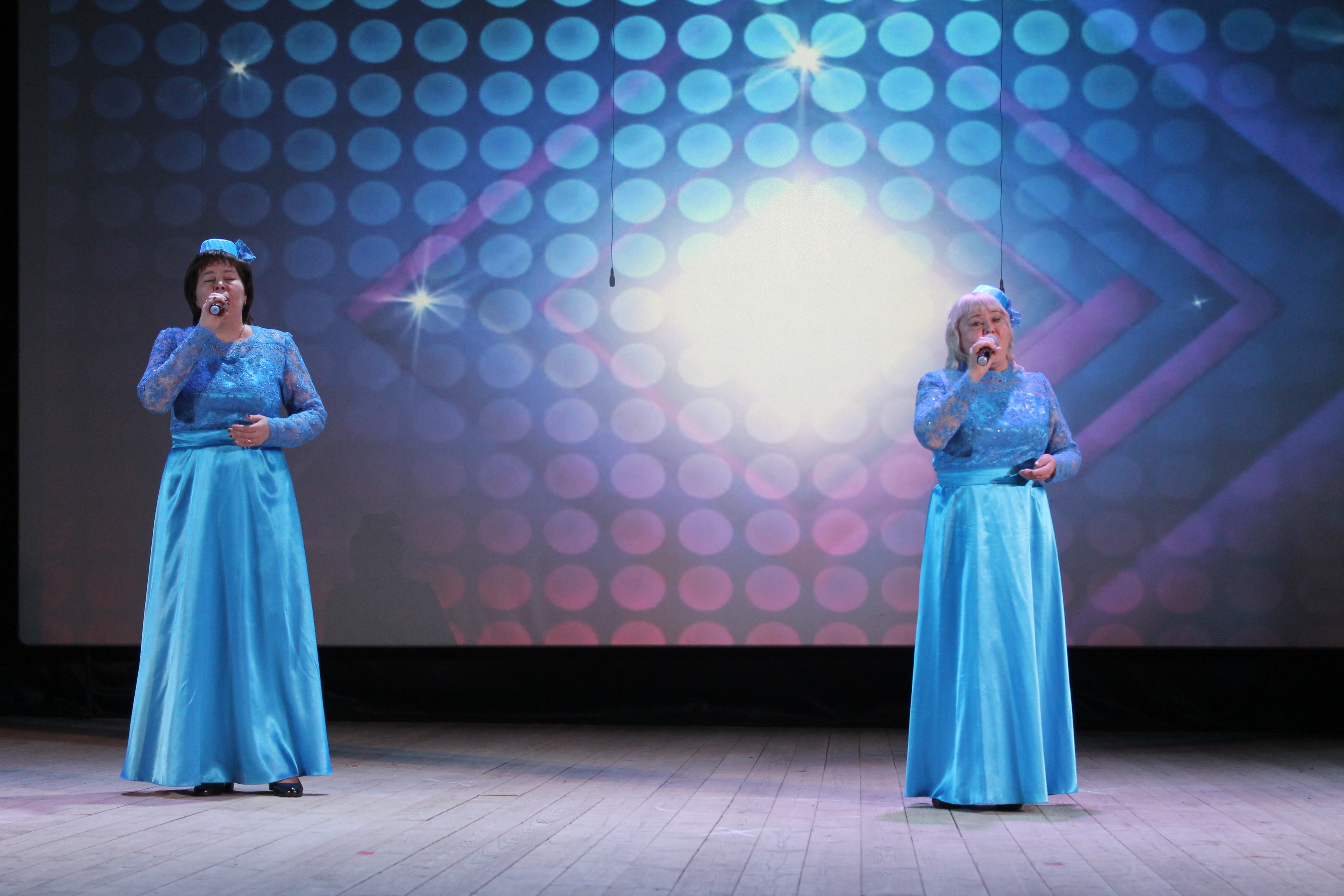 Поддержим СВОих