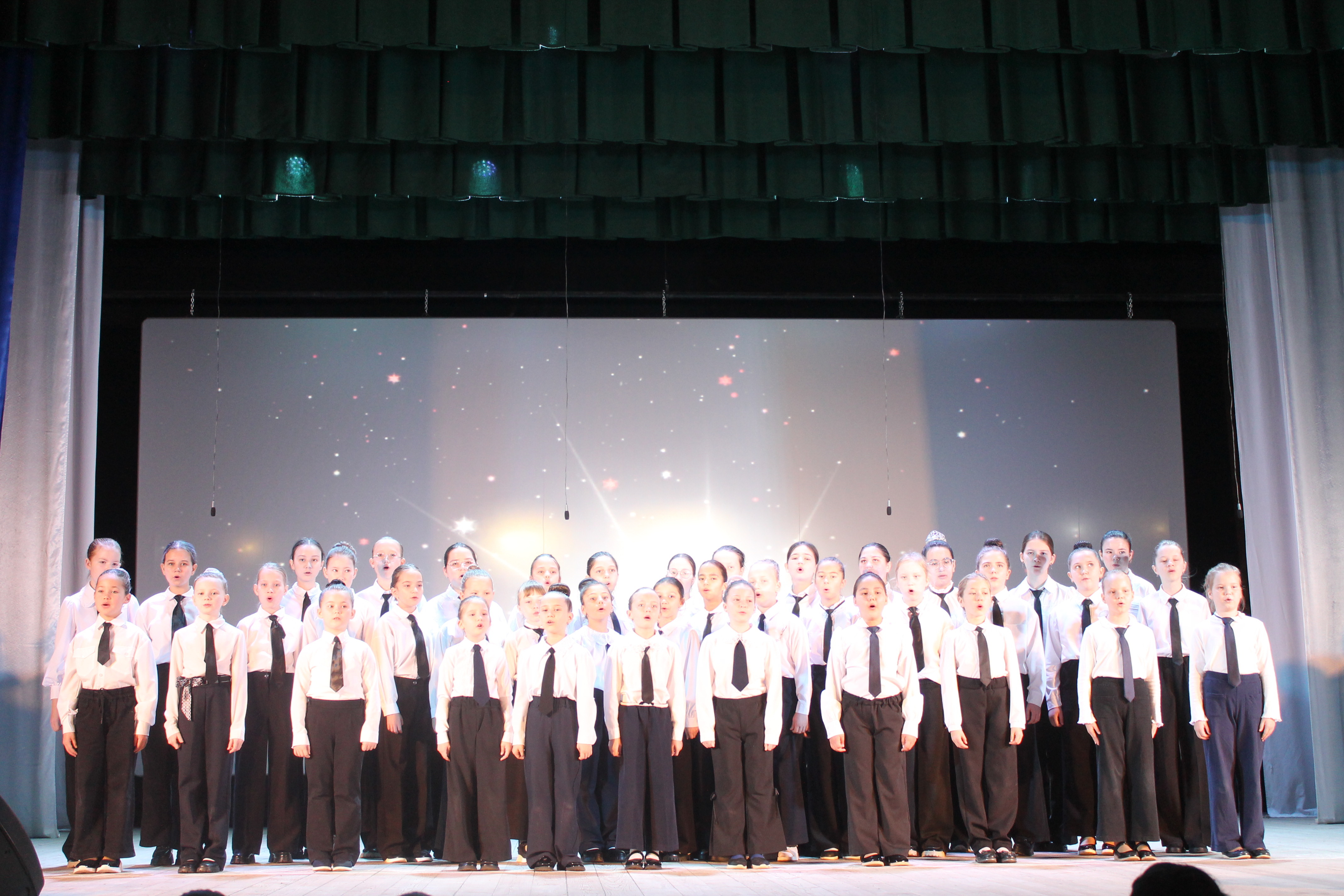 Нас объединяет любовь к Родине