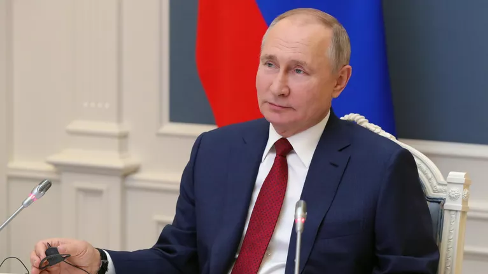 Путин наградил несколько многодетных семей