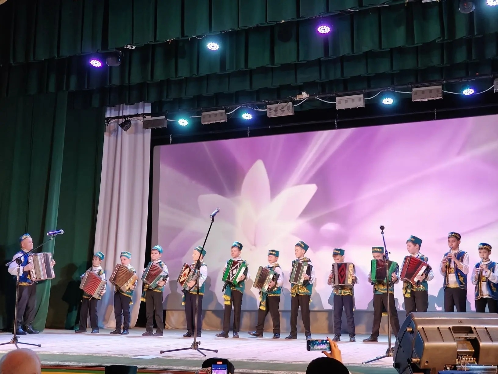 Живет в памяти народной