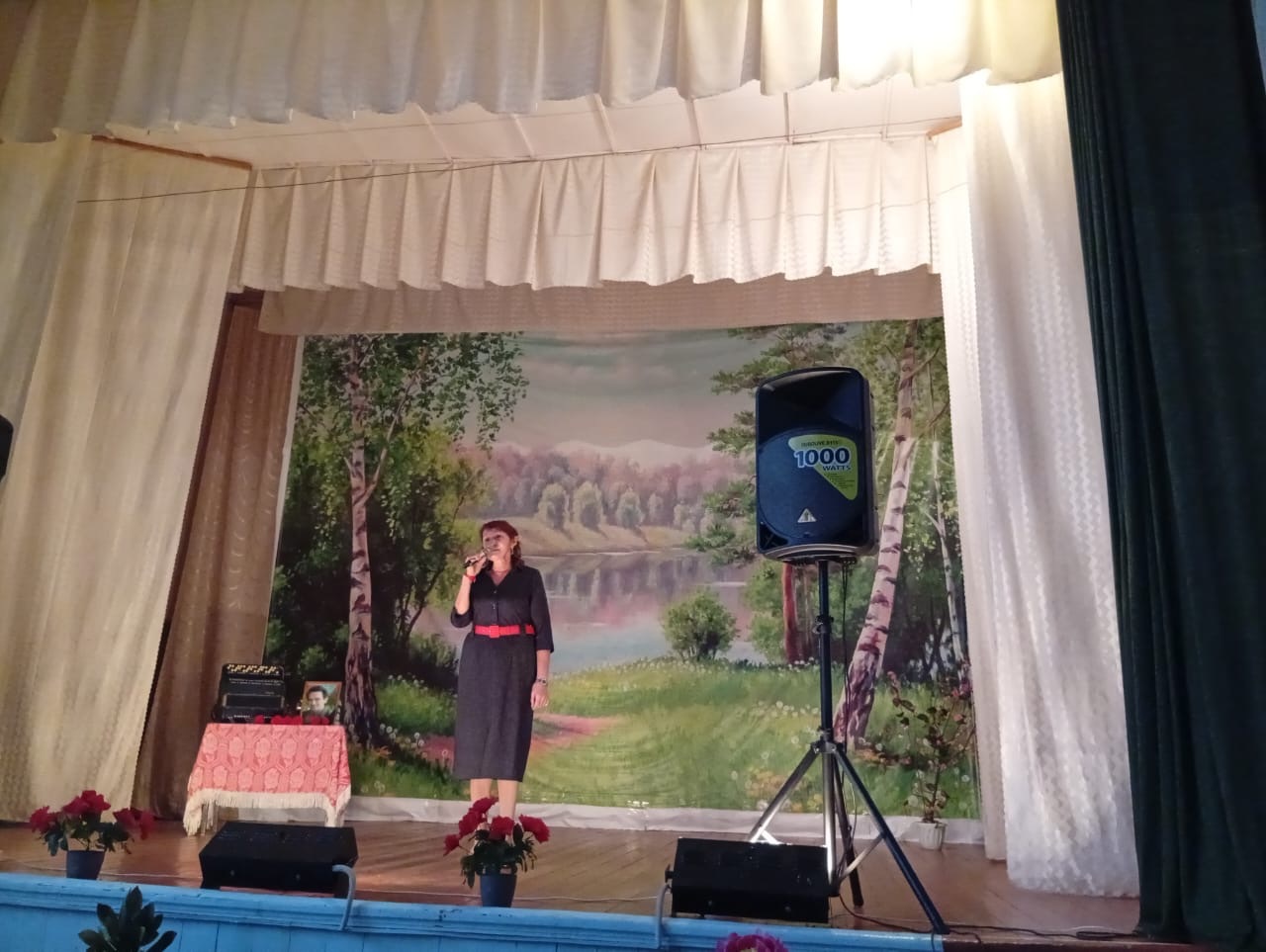 С уважением к таланту певца и баяниста