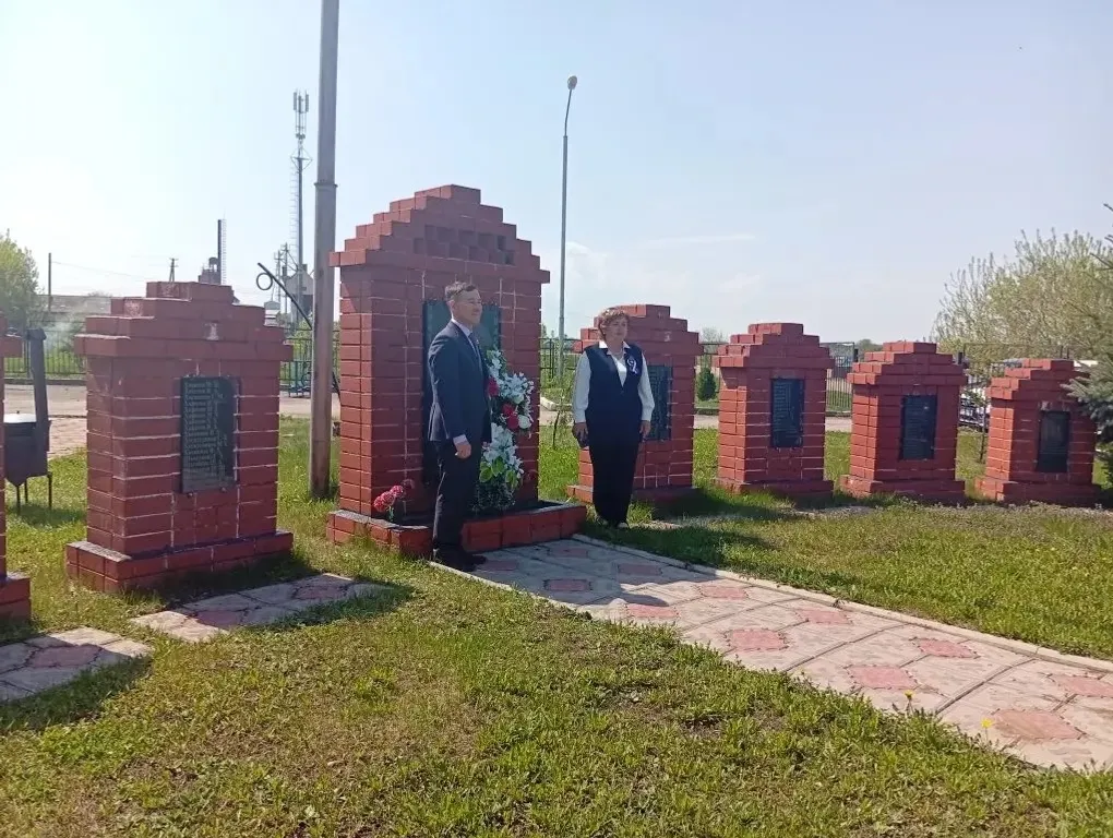 Памяти славных героев будем достойны