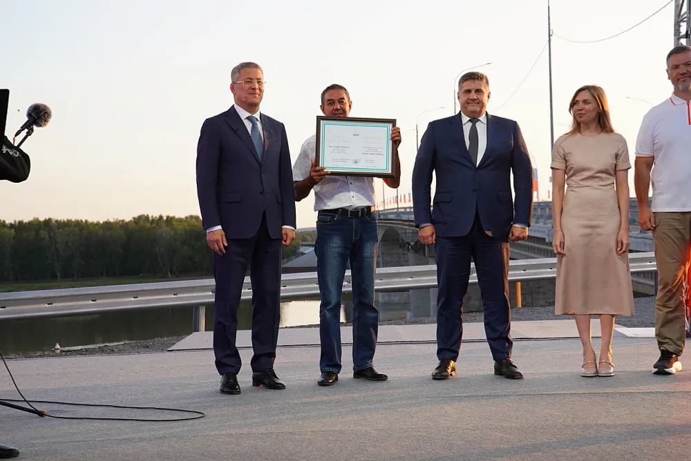 Владимир Путин дал старт движению автотранспорта на участке Дюртюли–Ачит