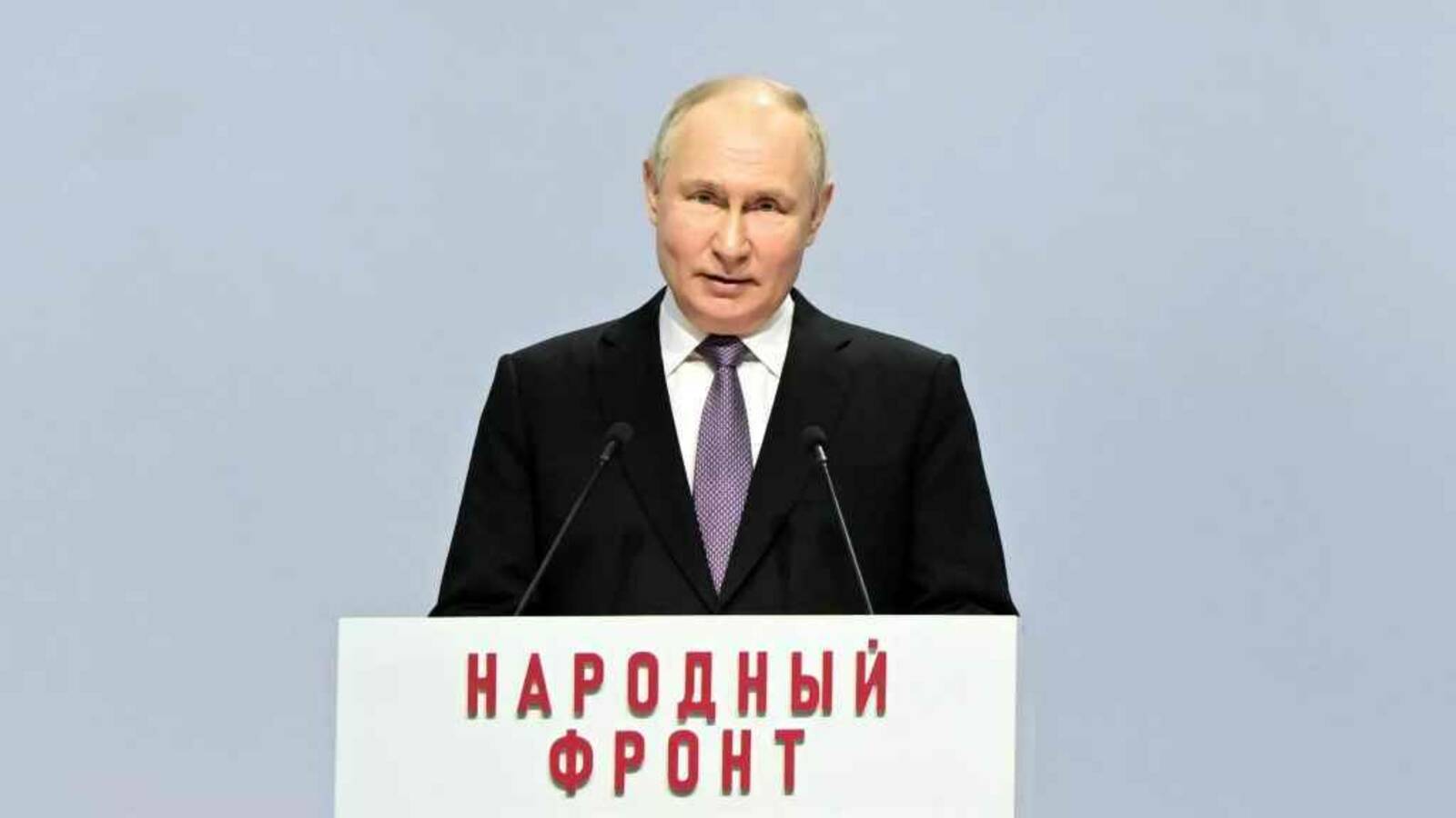 Путин предложил улучшить систему оплаты труда медиков