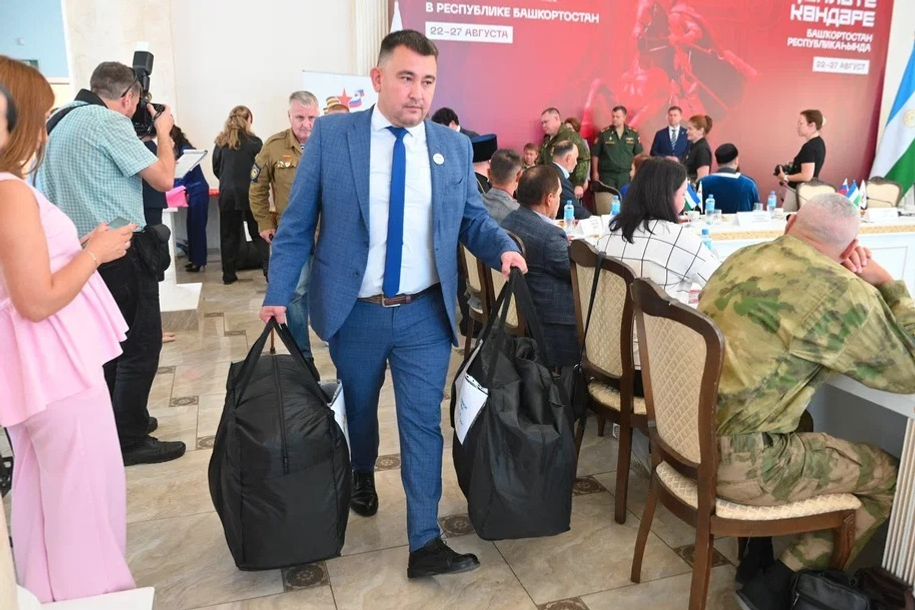 В Уфе участникам СВО вручили первую партию адаптивной одежды