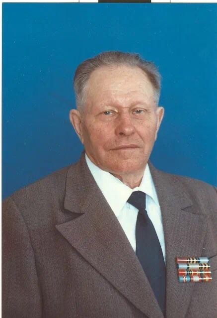 Служил в военной контрразведке