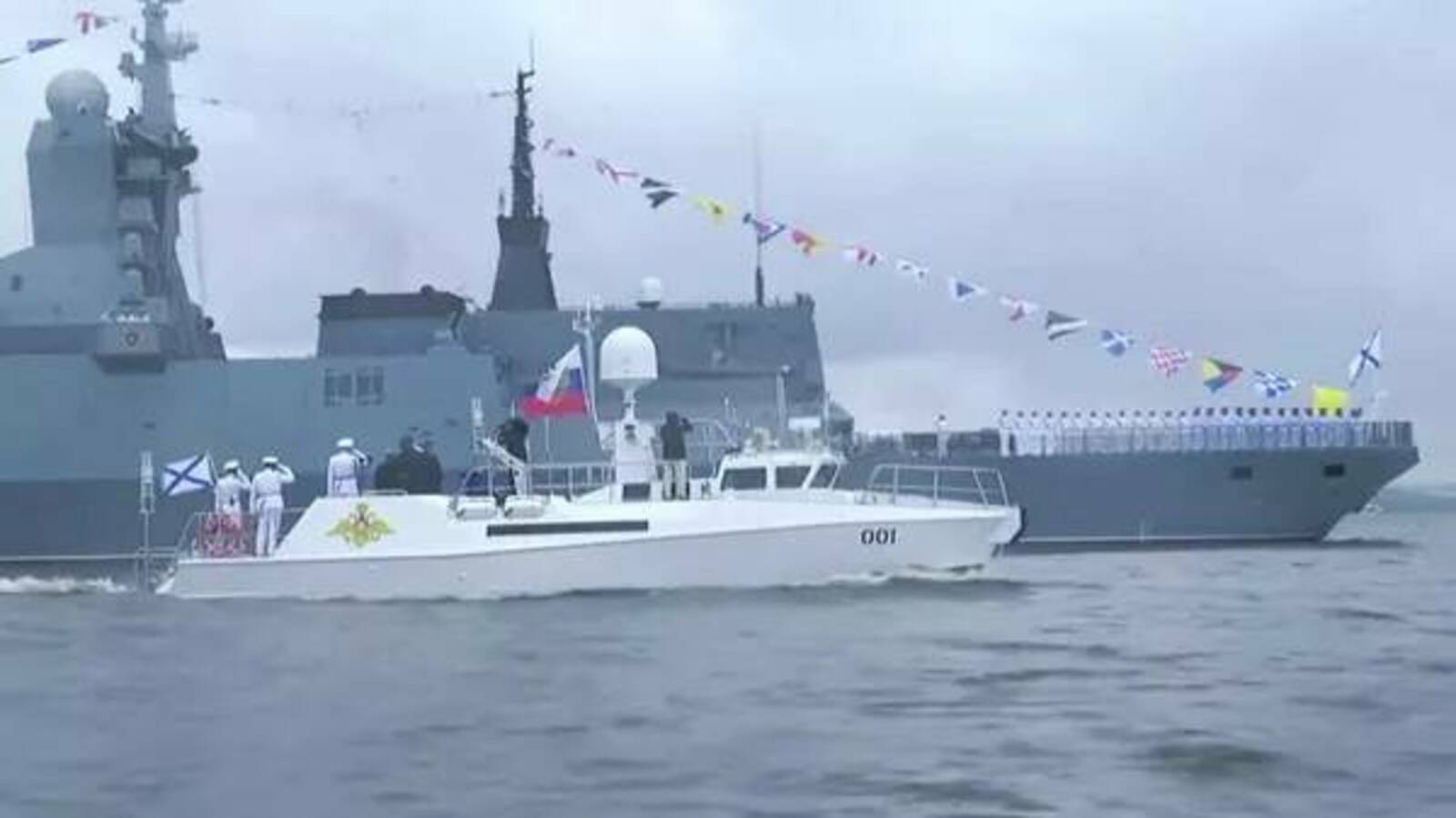 Президент Путин поздравил россиян с Днем Военно-морского флота