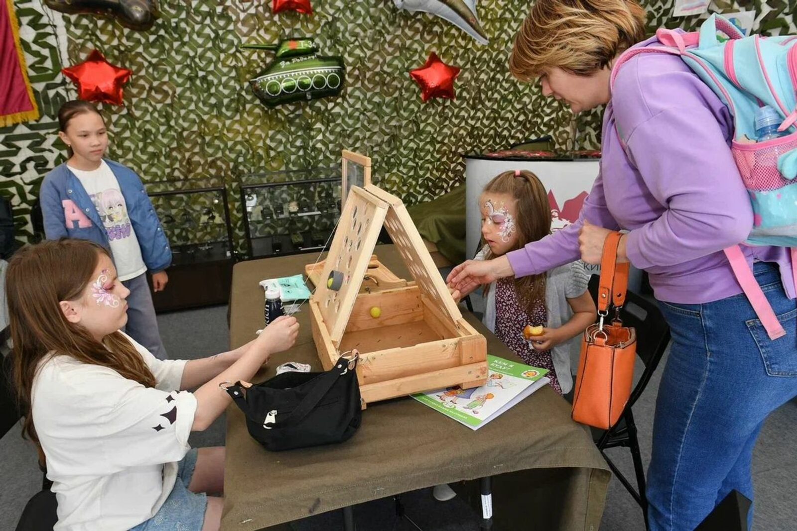 На «Айда играть» привезли антикварные игрушки