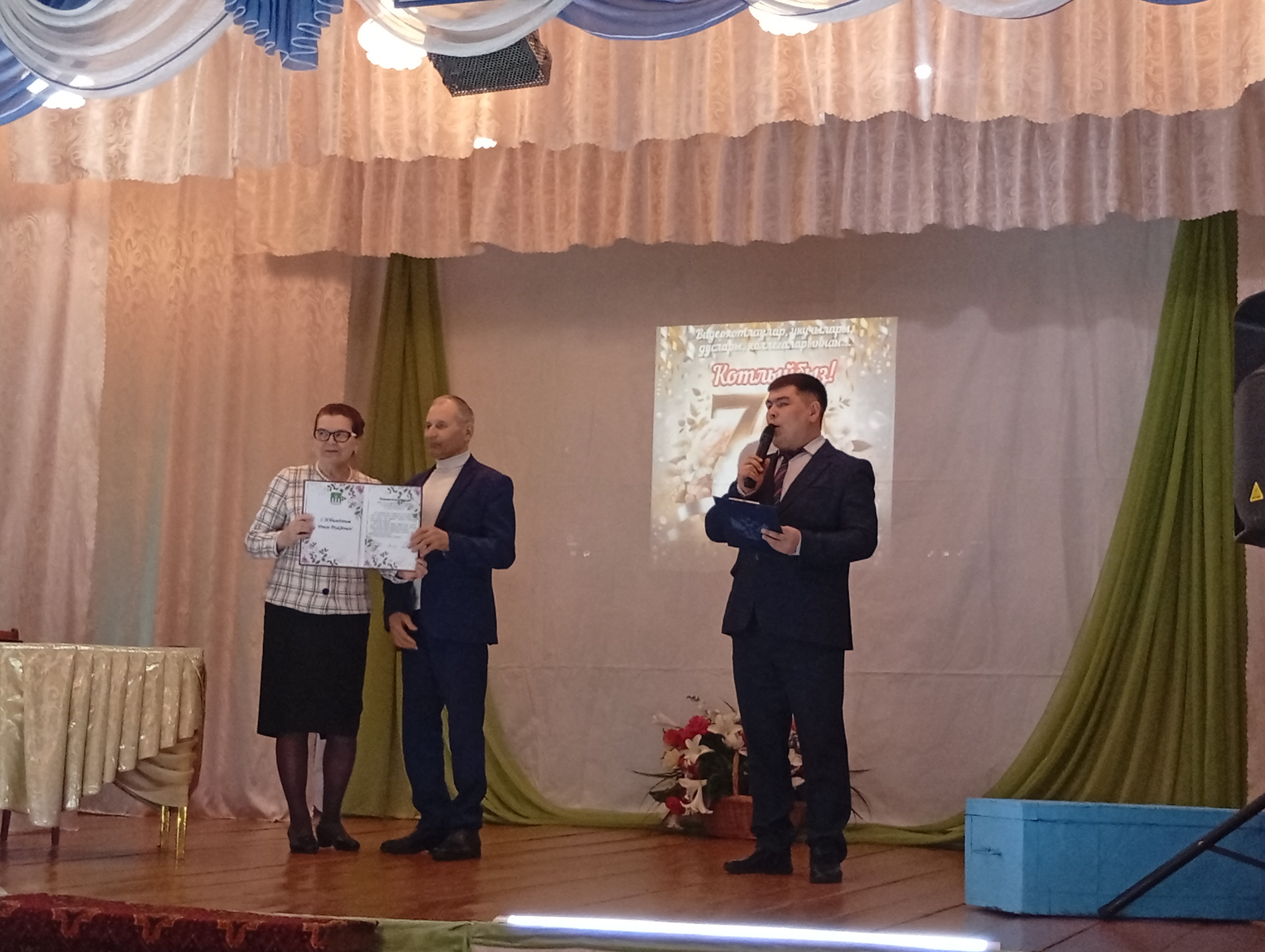 В ее душе всегда весна