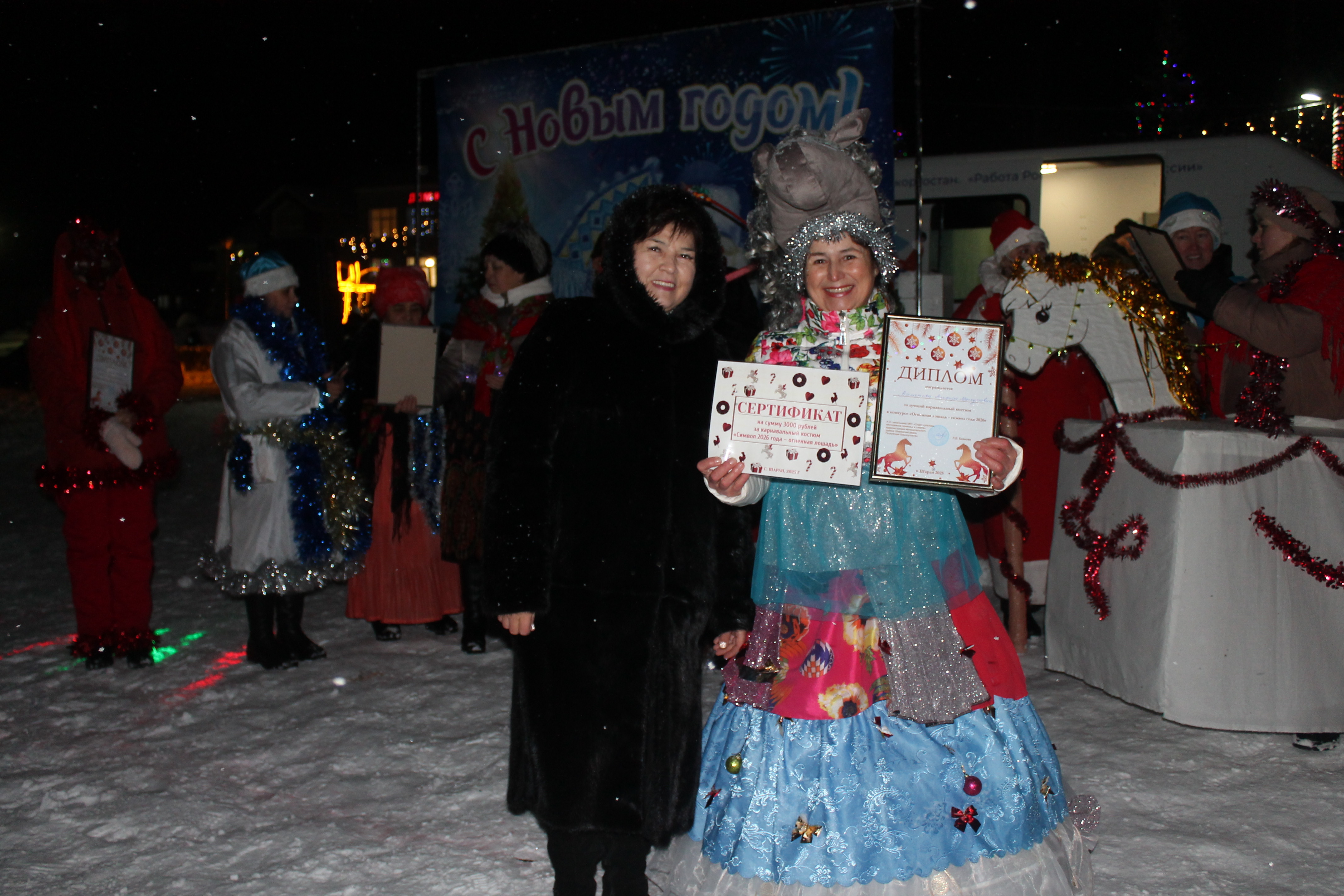 А у нас Новый год – Елка в гости всех зовет!