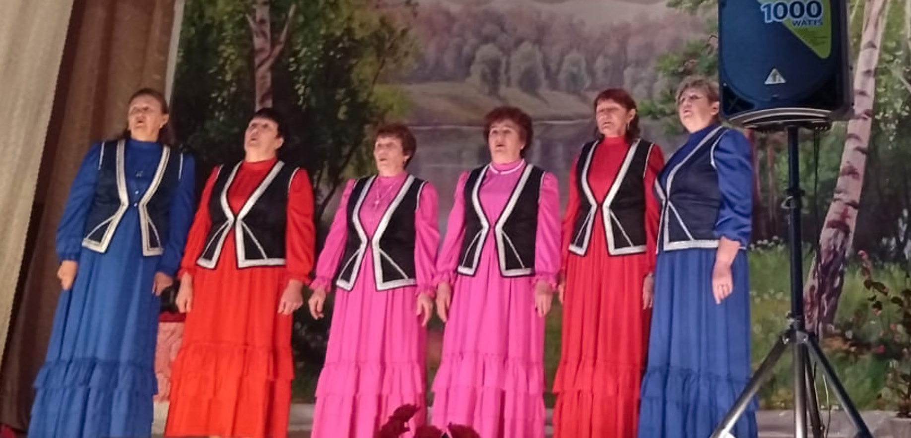 С уважением к таланту певца и баяниста