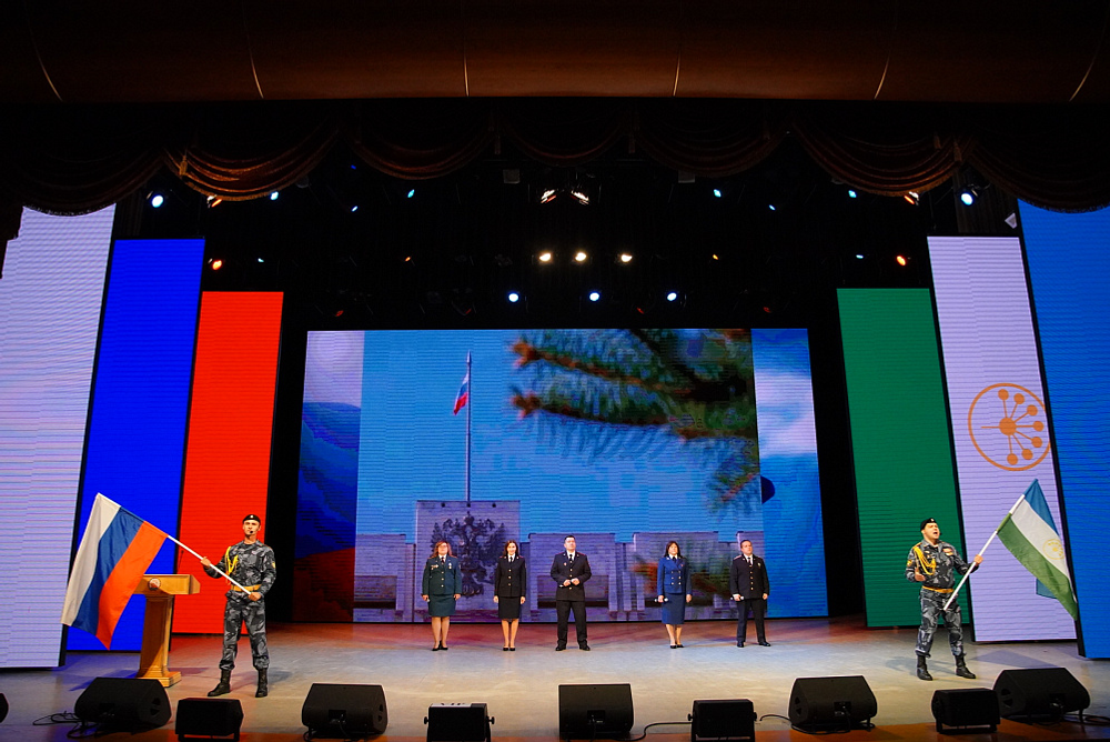 Радий Хабиров поздравил сотрудников органов следствия с праздником