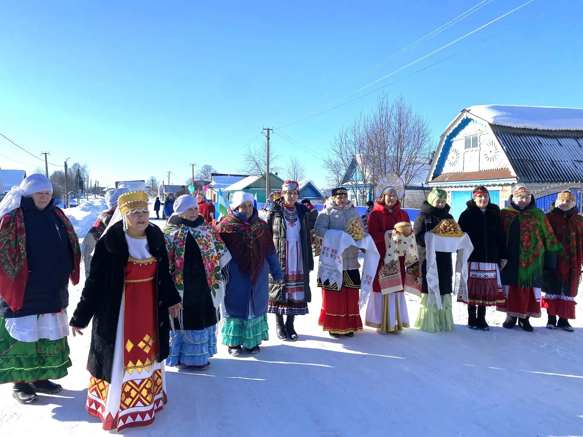 Играй, гармонь!