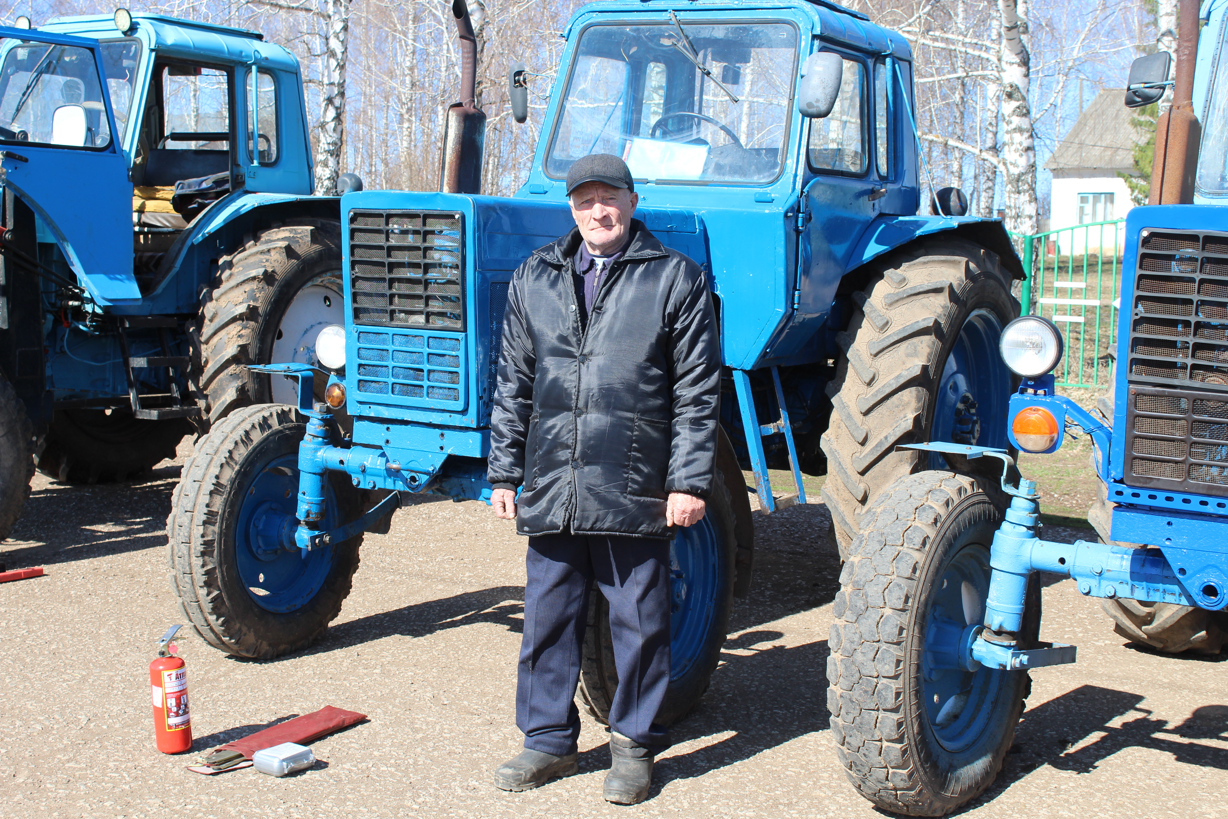В Шаранском районе продолжается ежегодный плановый технический осмотр тракторов и прицепов к ним
