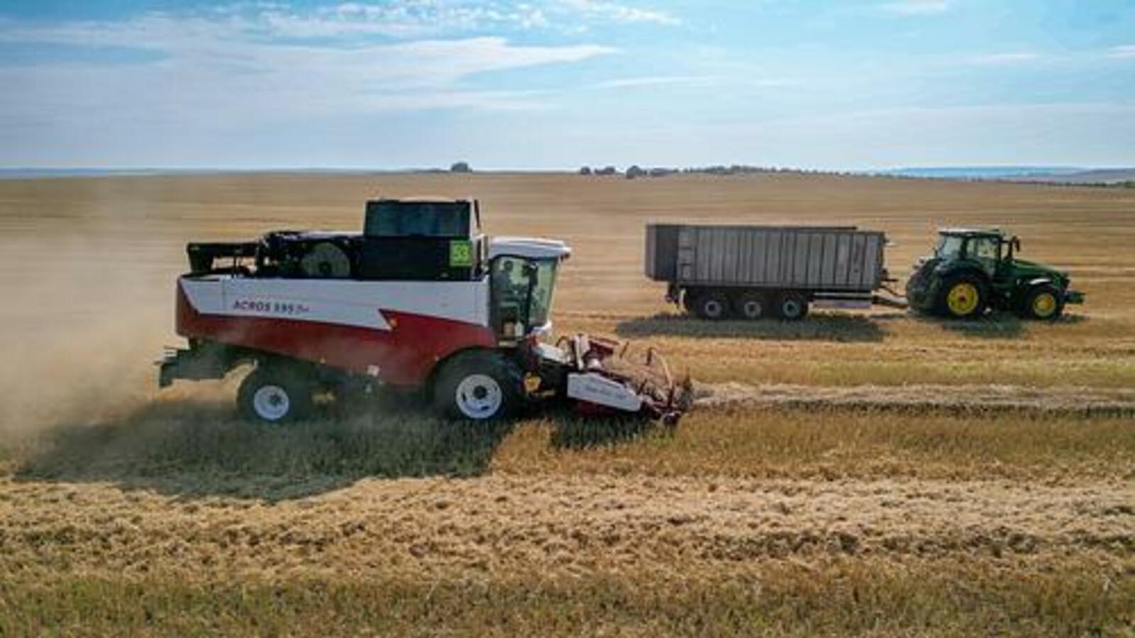 Хозяйства Башкортостана в 2025 году приобрели 111 новых комбайнов и 215тракторов