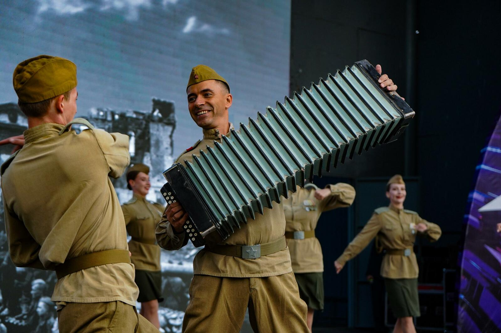Уроженцы Уфы рассказали о службе в составе творческих фронтовых бригад