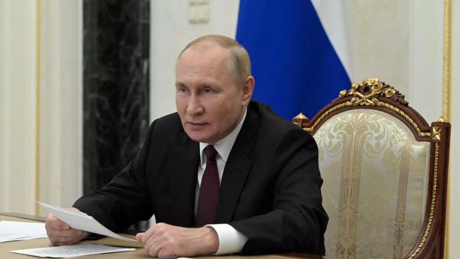 Путин пообещал обсудить с министром науки новый принцип защиты диплома