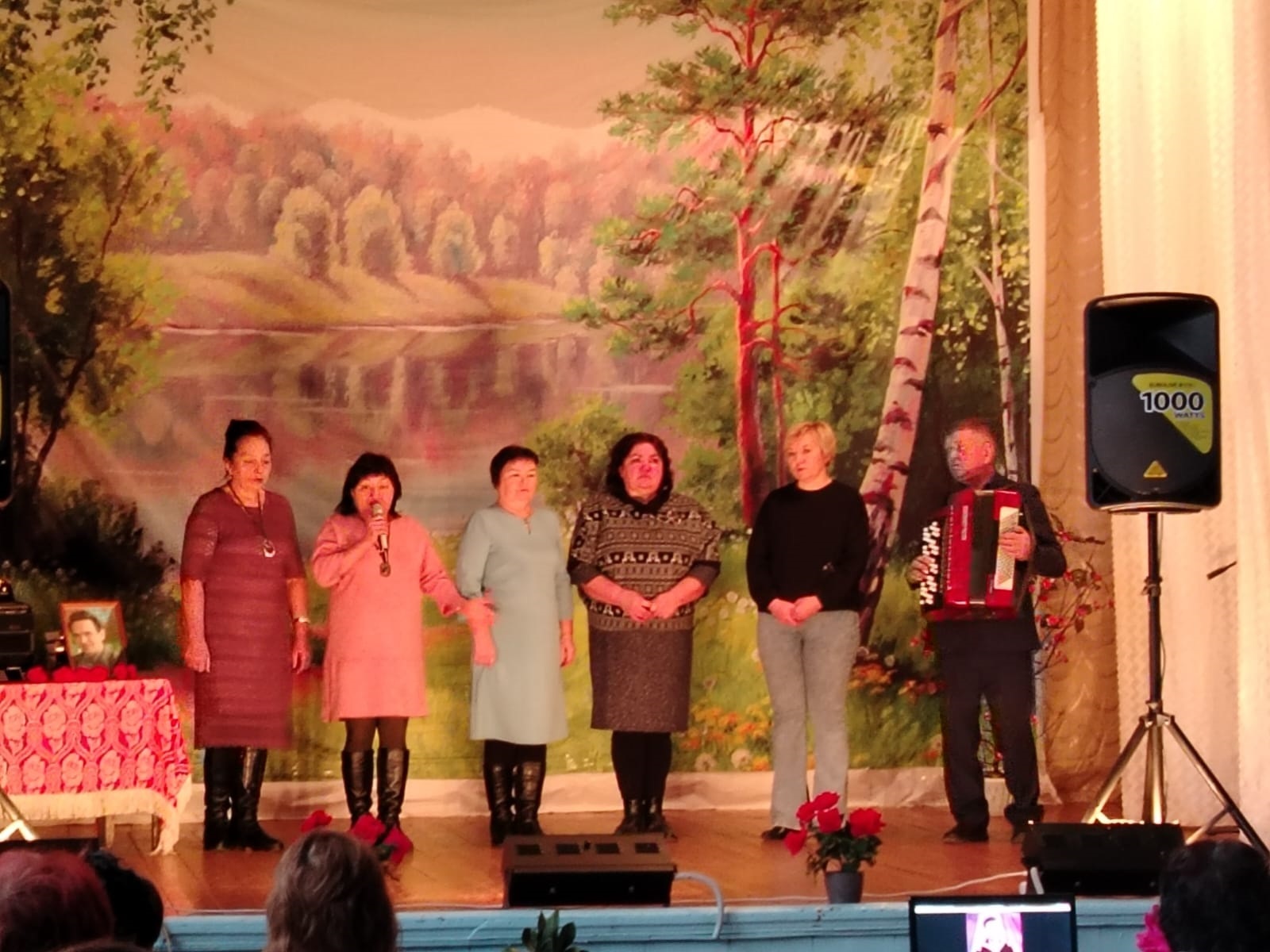 С уважением к таланту певца и баяниста