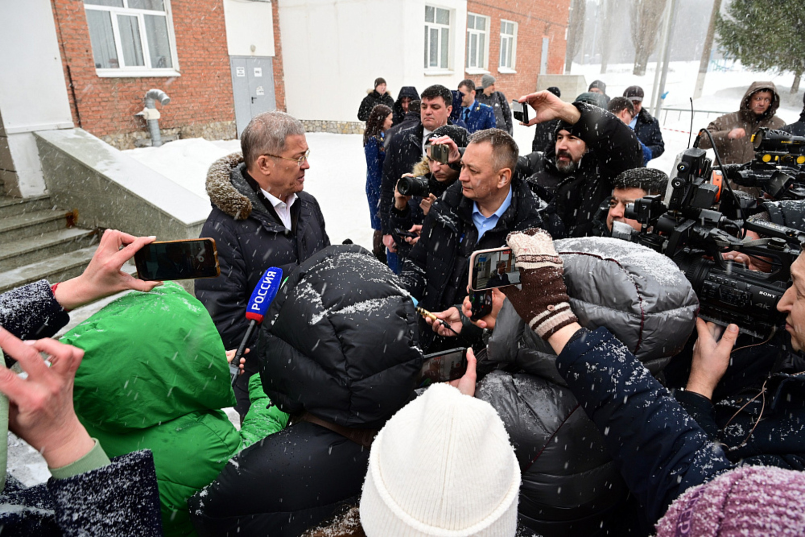 Ситуация в уфимской гимназии № 16 – на контроле Главы Башкортостана