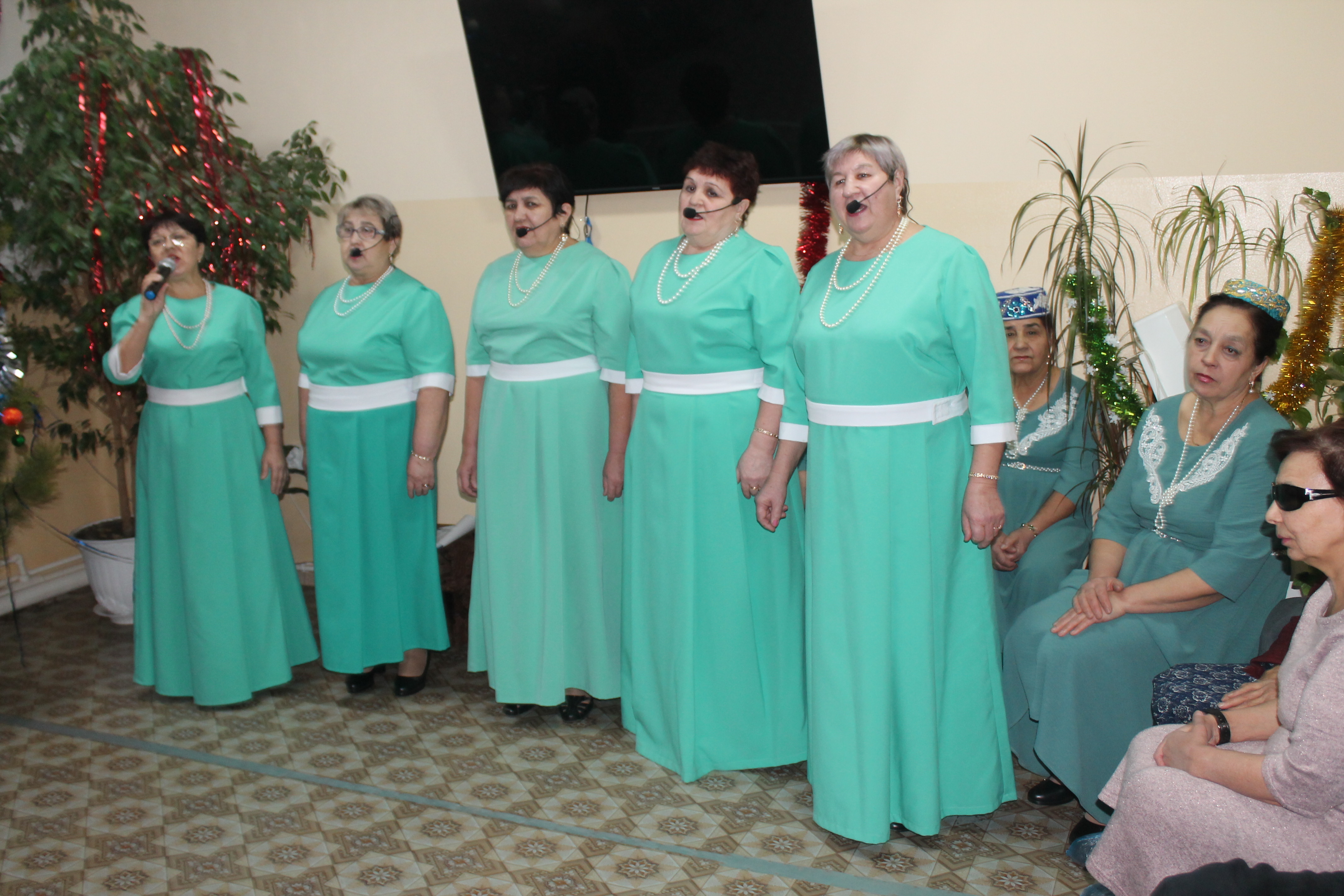 С пожеланиями счастья и благоденствия