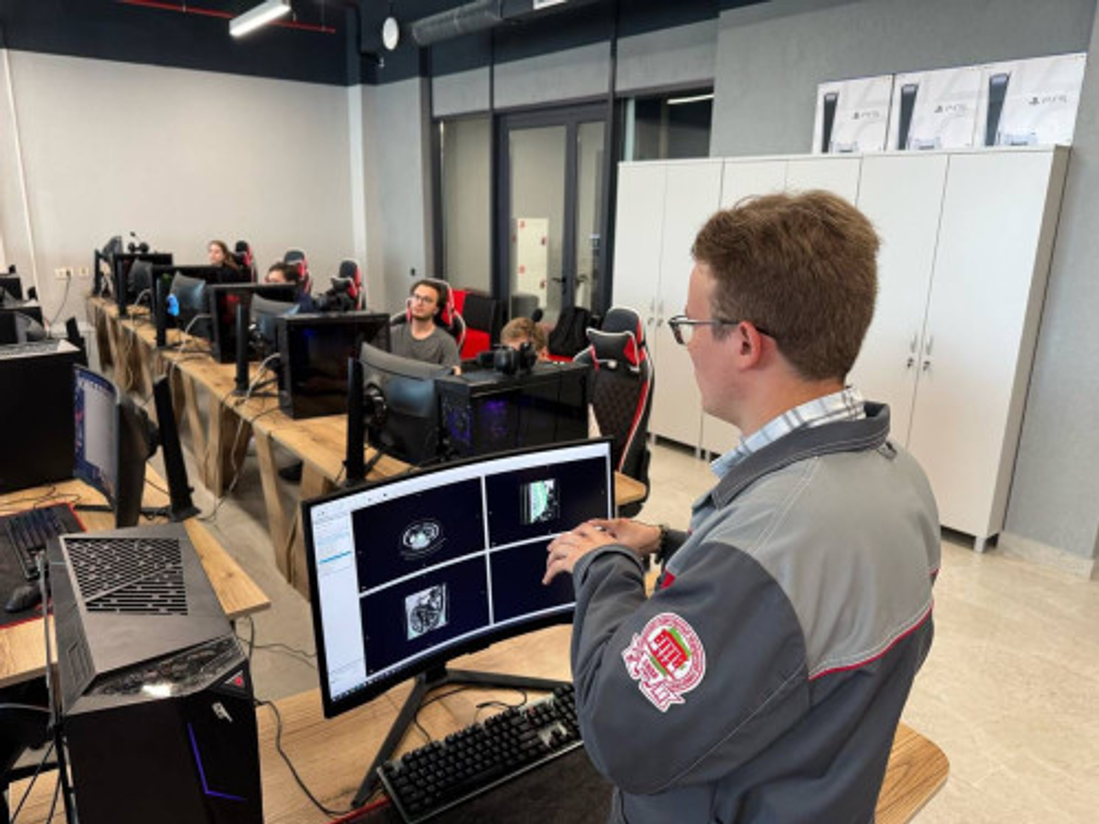 Безопасное применение ИИ в образовании и медицине обсудили ученые