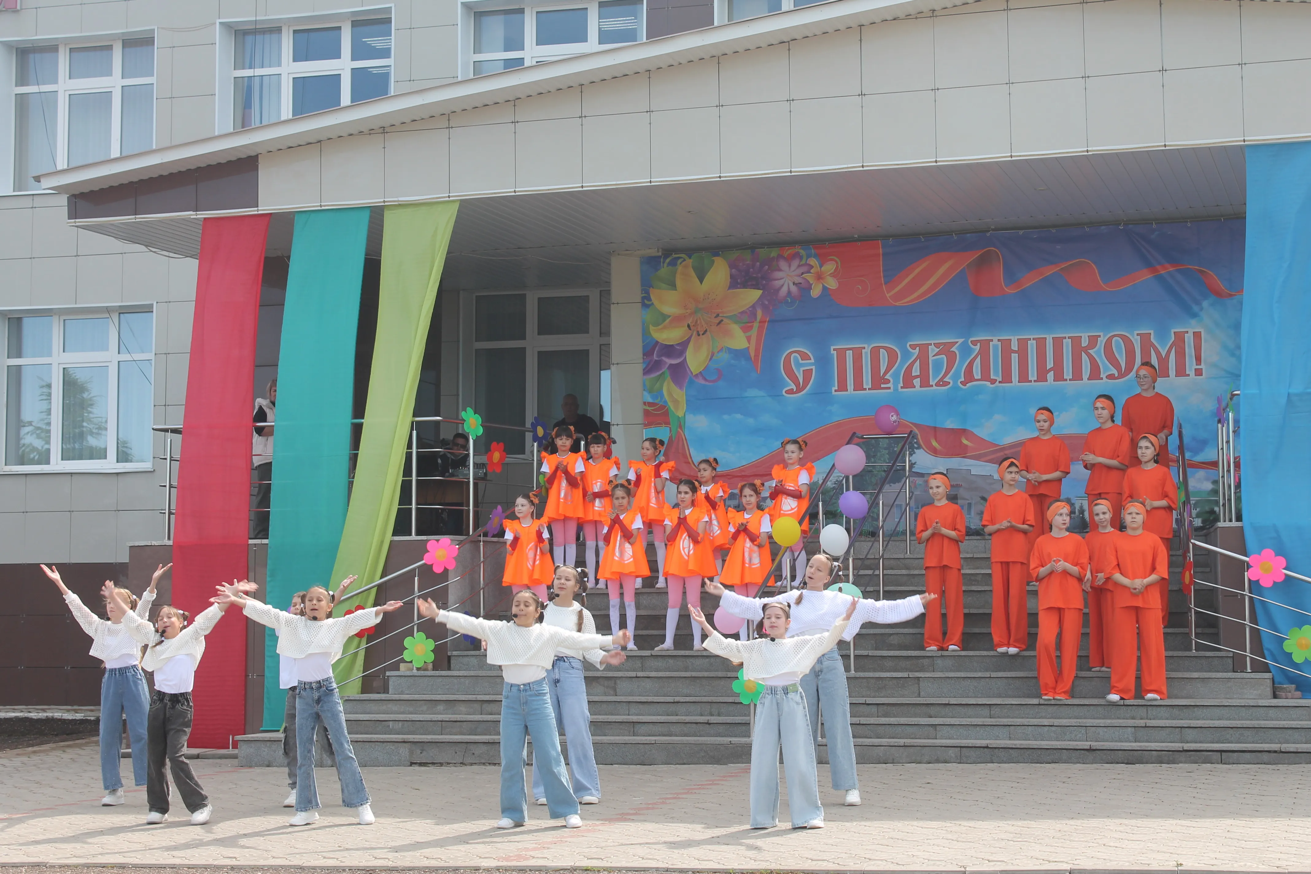 Детство должно быть счастливым